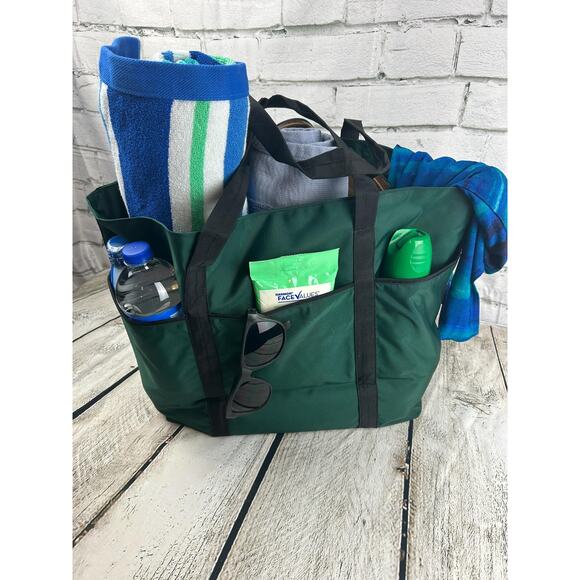 Large Capacity Folding Travel Bag - Water Resistant Tote - Travel Duffle - Gym - Picture 1 of 5